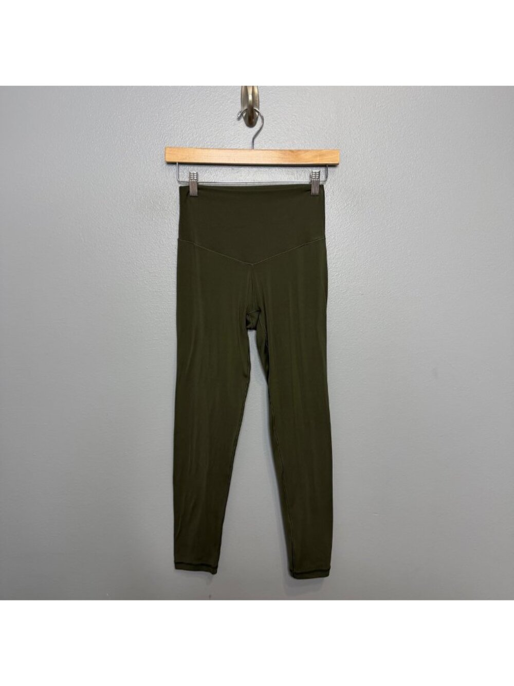 OFFLINE BY AERIE real me 7/8 hi rise leggings in olive green size M